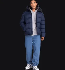 Varma Jackor><noscript><img width=